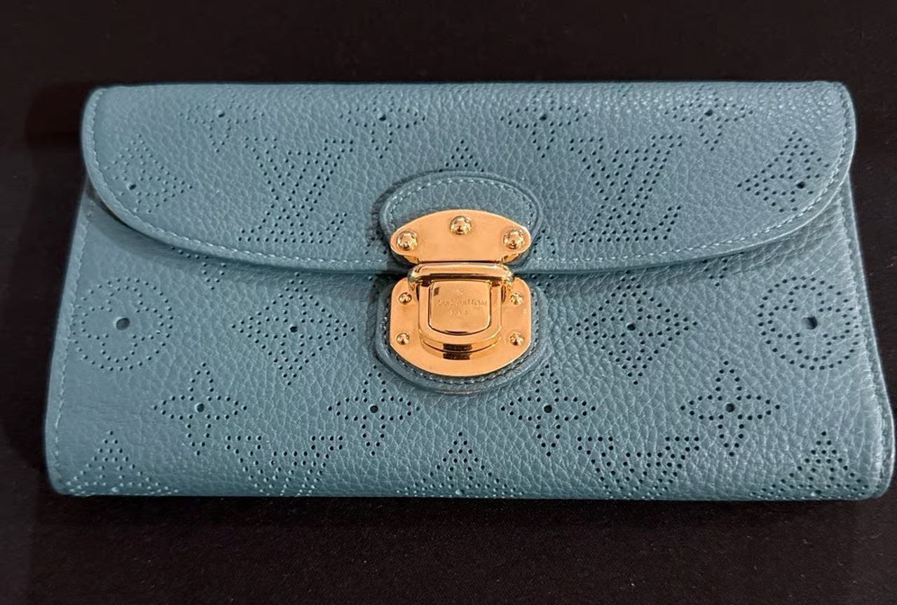Authentic Louis Vuitton Mahina Amelia Wallet